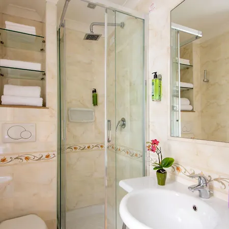 Szálloda Oxford 4*