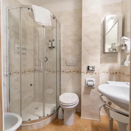 Hotel Oxford 4*